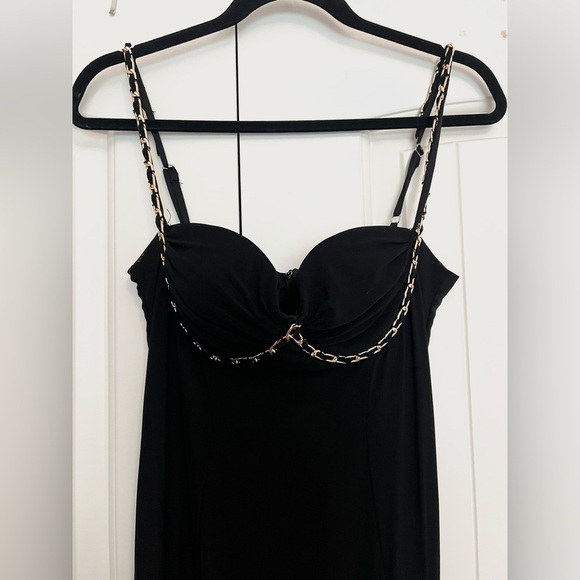 Here Comes The Sun Selfie Leslie Mesh Chain Detail Maxi Dress - Picture 5 of 9